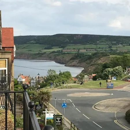 The Wayfarer, Robin Hoods Bay